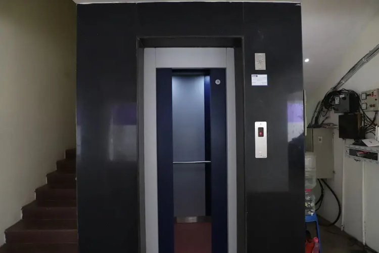Shree Service Apartment