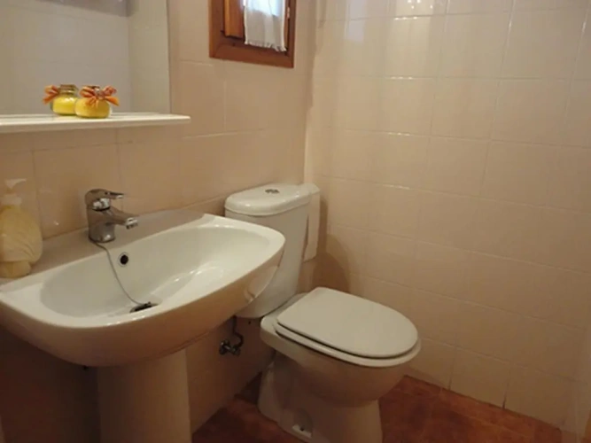 3 Bedrooms Cottage