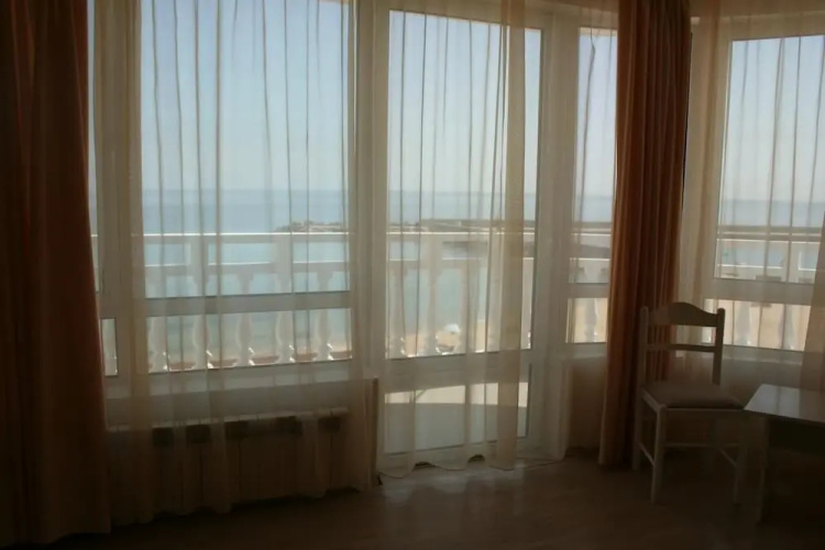 Hotel Noy