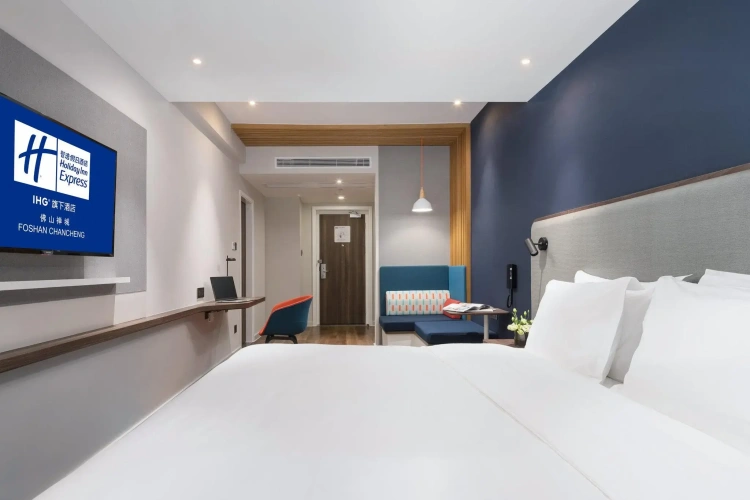 Standard Double room with city view