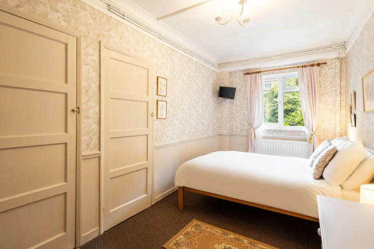 Host Stay Upper Lodge