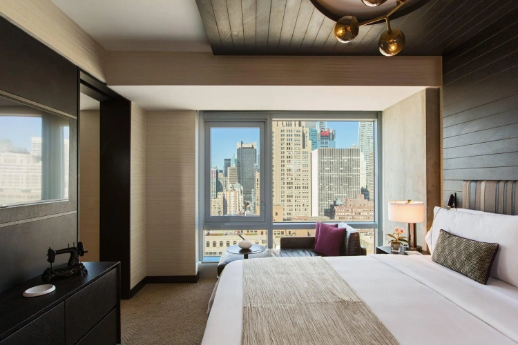 1 Bedroom Larger Double Suite with balcony and with skyline view