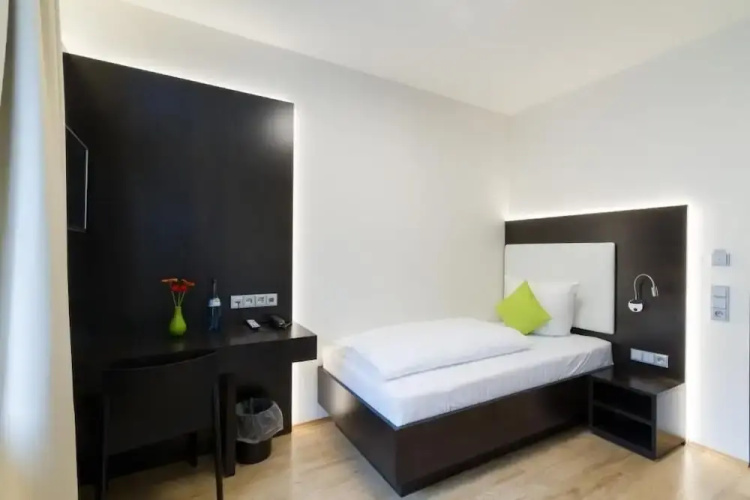 sevenDays Hotel BoardingHouse Mannheim
