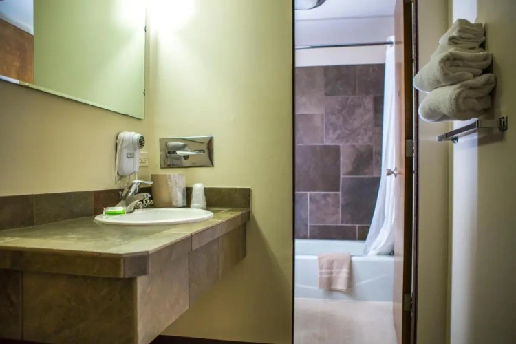Standard Quadruple room with mountain view