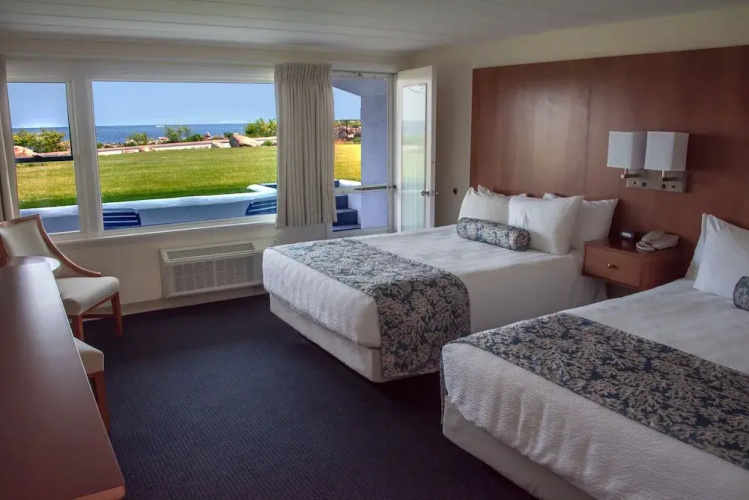 Atlantis Oceanfront Inn