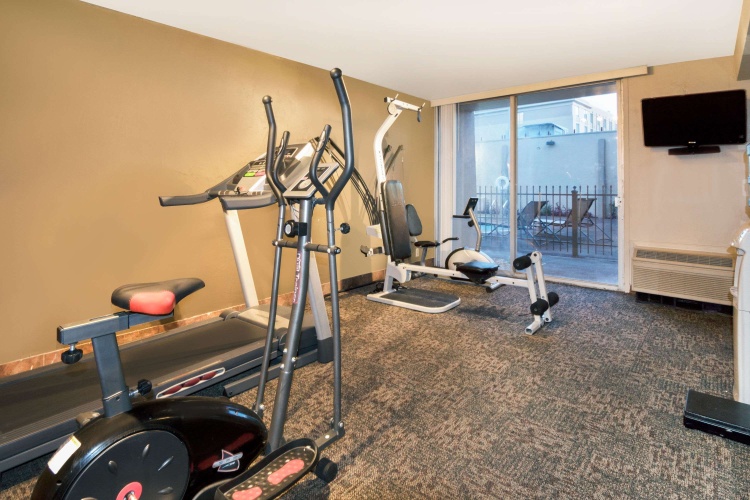Ramada by Wyndham Austin South photo 19
