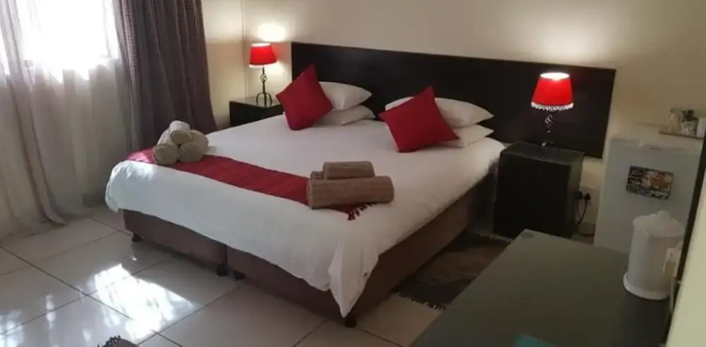 360 Eastwoods Guesthouse