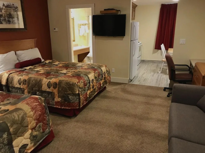 Sahara Suites