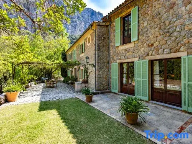 Impressive Retreat near Valldemossa