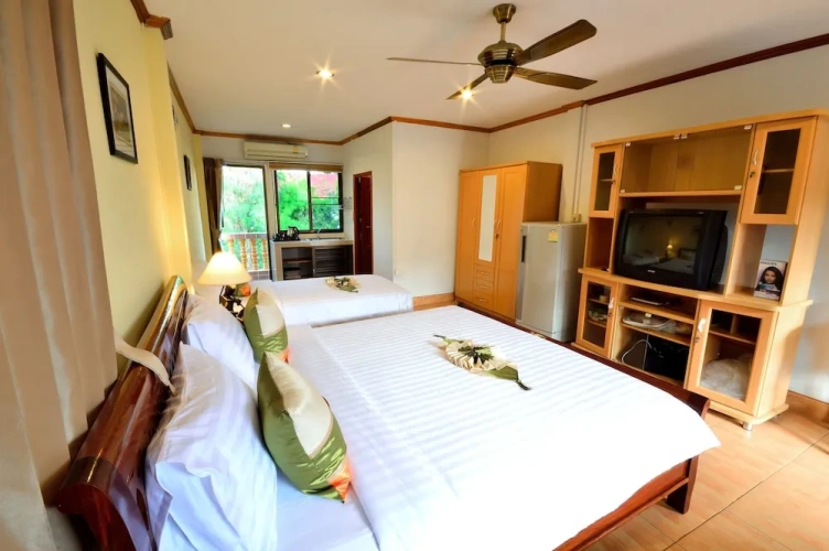 Deluxe Triple room with balcony