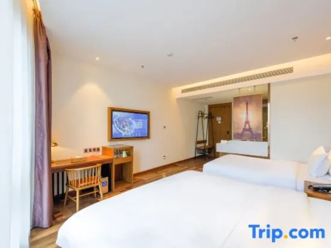Deluxe Triple Suite