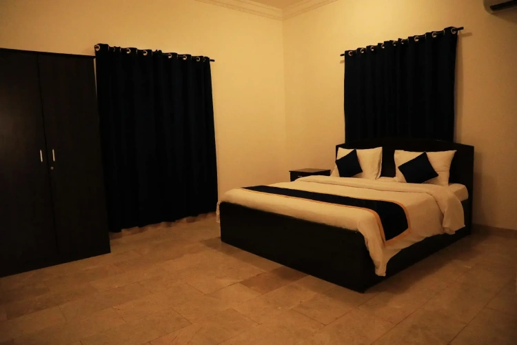 2 Bedrooms Villa