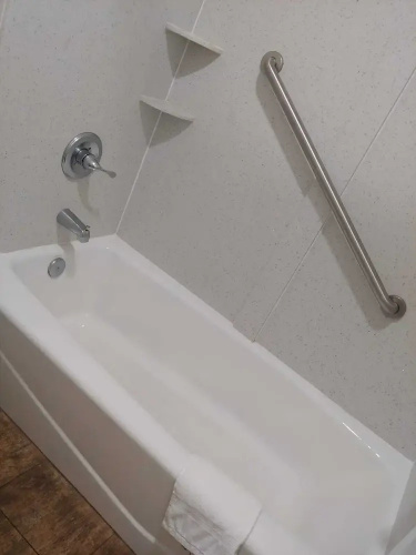 Budgetel Inn & Suites