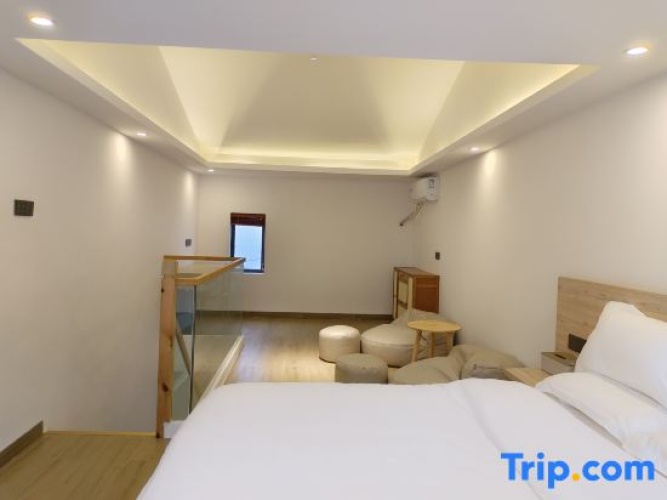 Standard Double Duplex room with pool view