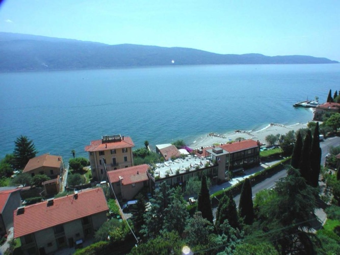 Standard Triple room with lake view