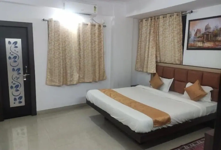 Standard Double room with city view