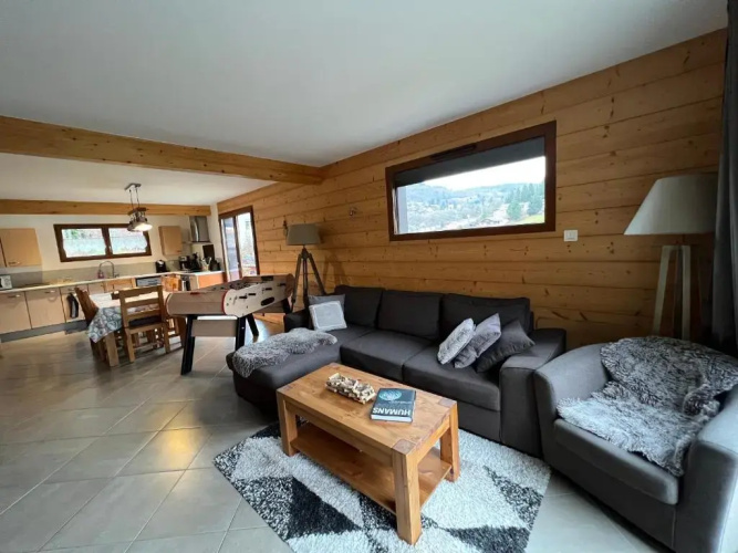 Chalet Casa de Monzel with 6-Person Jacuzzi & Panoramic View