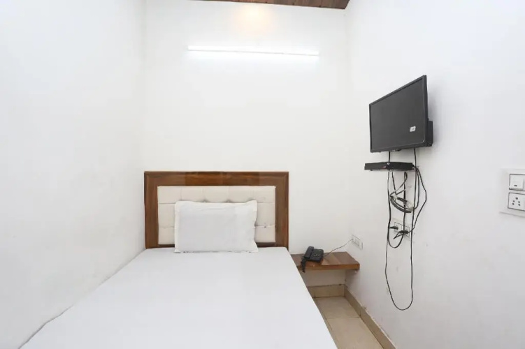 Hotel Double Tree by OYO Rooms