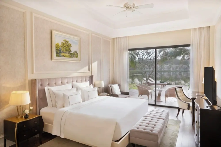3 Bedrooms The Level Villa with lake view