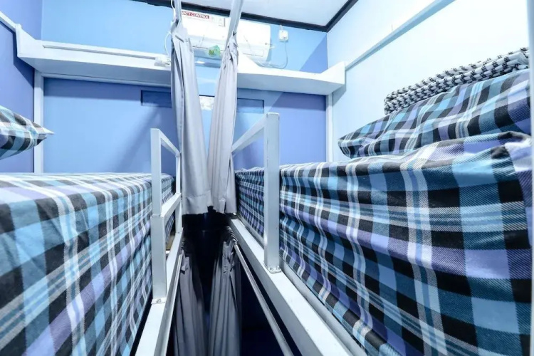 Alexiz Hostel