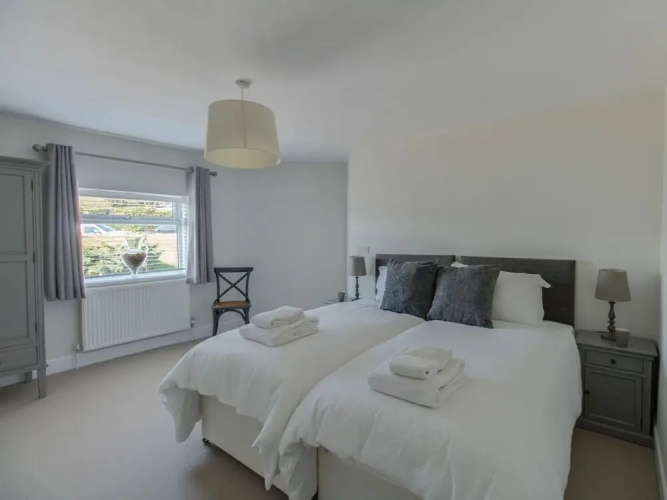 Cove Lodge