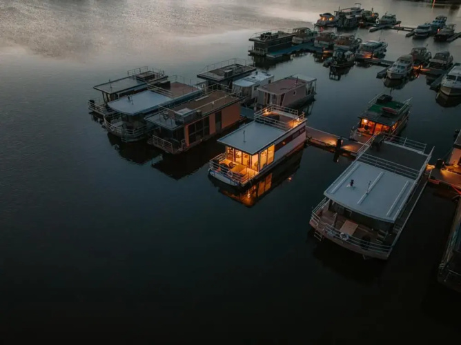 Havel River Houseboat