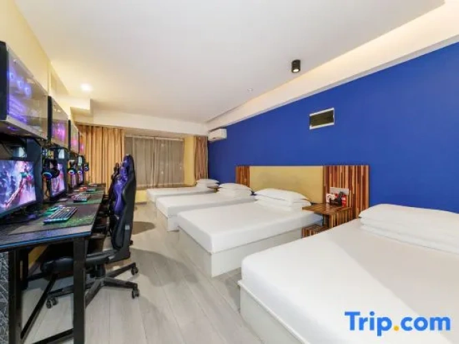 Deluxe Quadruple room