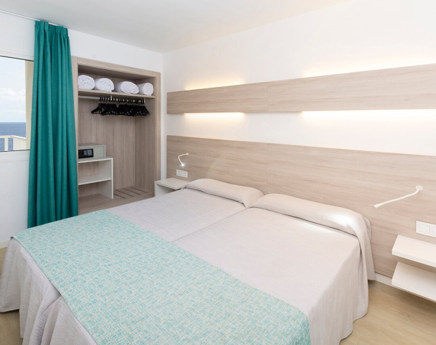 1 Bedroom Double Apartment with sea view