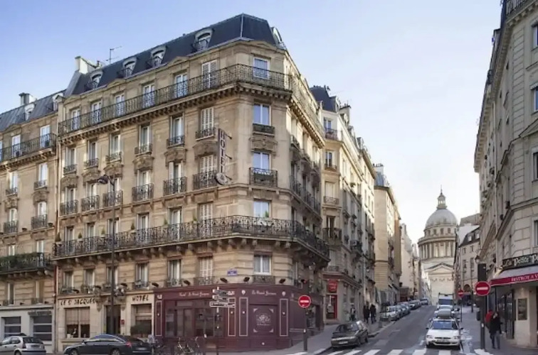 Saint Michel Free Parking Apartments - Image 8