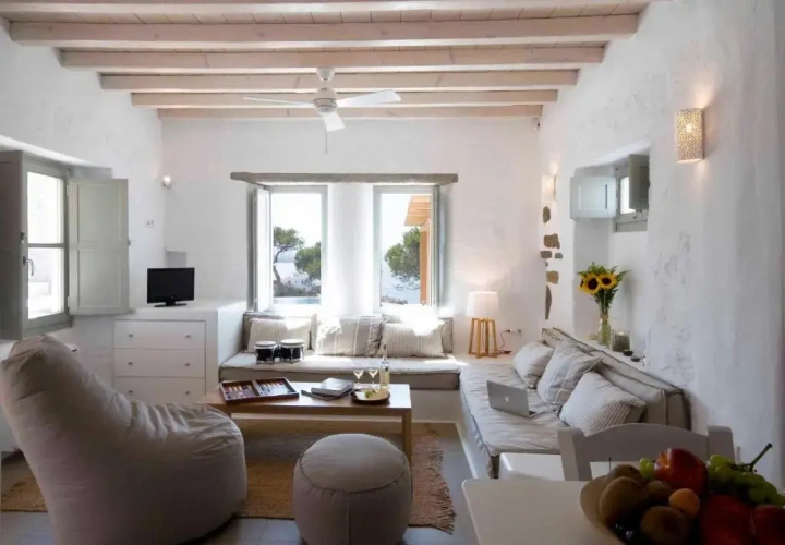 Cottage with sea view