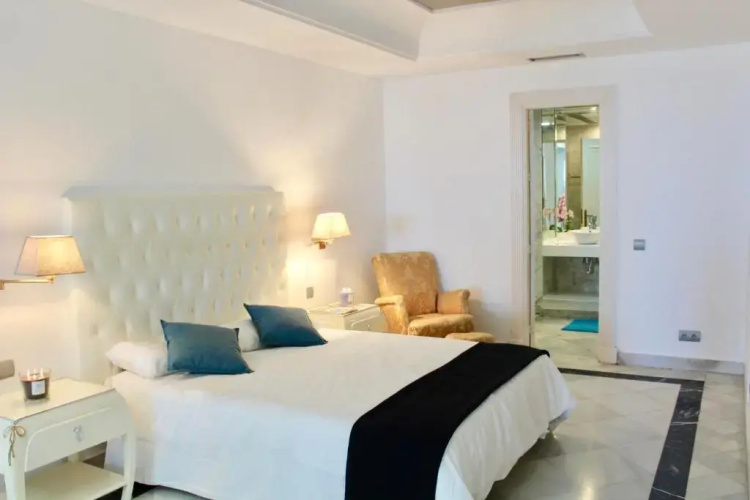Puerto Banus 2 bedrooms Oceanfront C