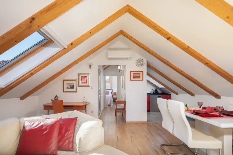 Romantic apartment in the attic