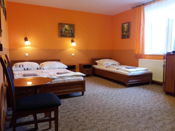 Standard Triple room with city view