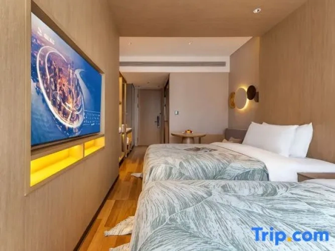Standard Twin room with city view