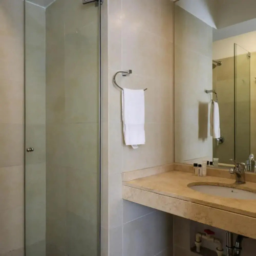 Lovely 3BR With Balcony in Miraflores