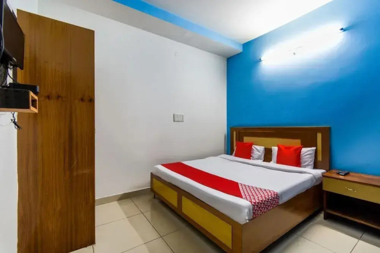 Ayush Home Stay by OYO Rooms