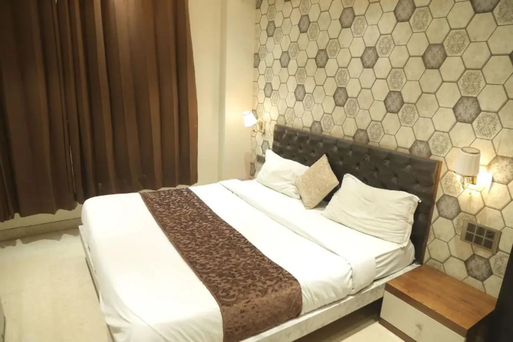 Leeway Hotel
