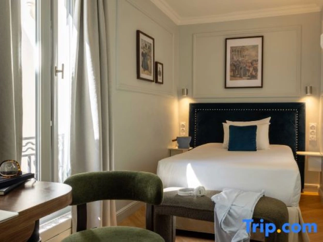 Standard Double room with view