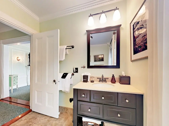 8 Roberts Avenue Home 2 Bedrooms 2 Bathrooms Home