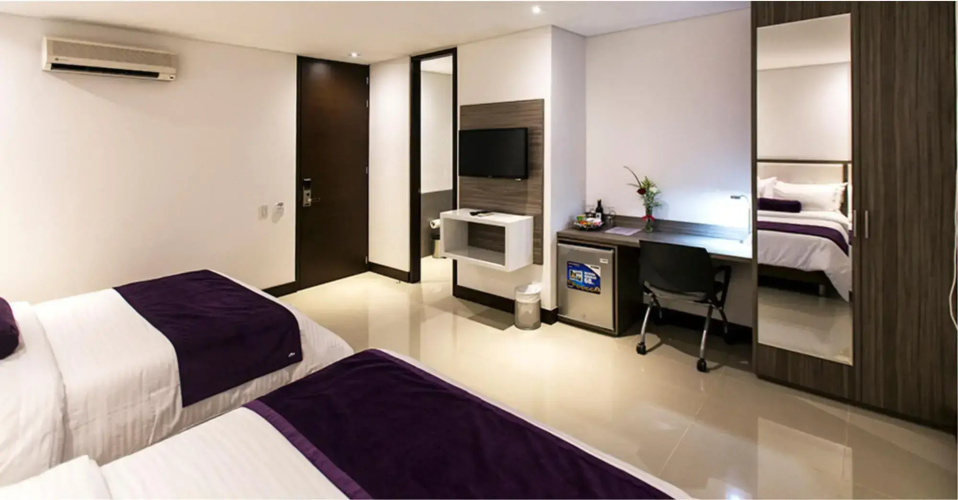Loyds Hotel