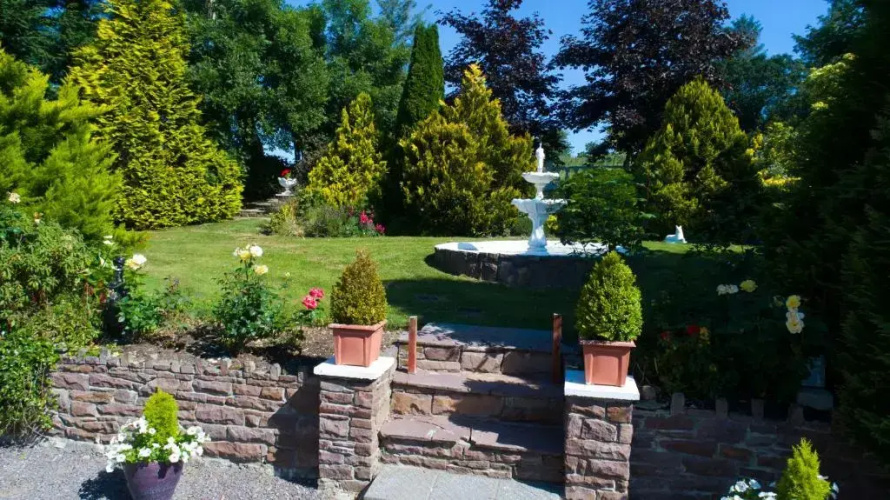 Inch View Lodge