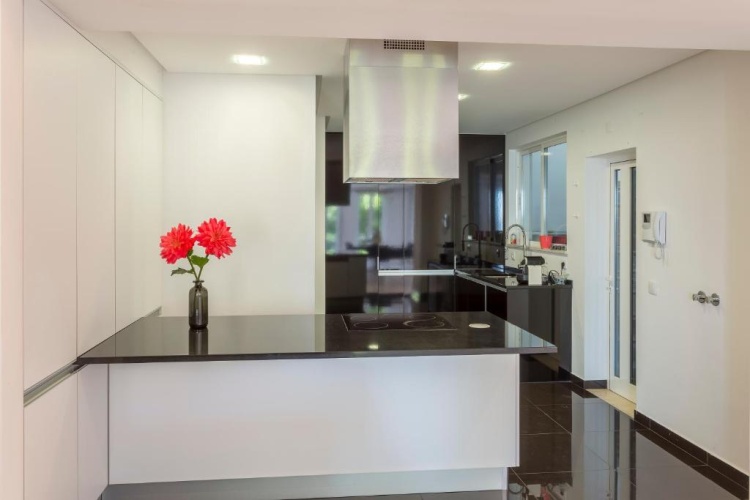 3 Bedrooms Apartment
