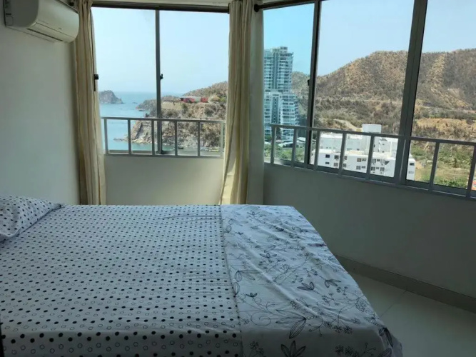 Apartment with balcony and with sea view