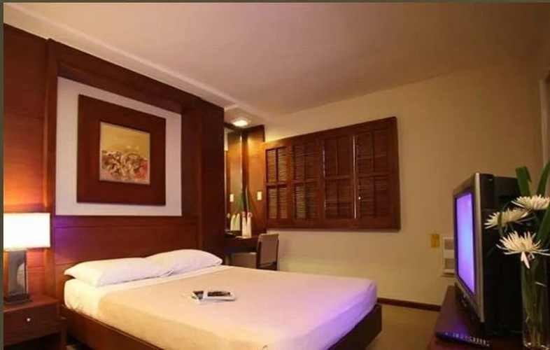 Amorsolo Mansion Apartments And Suites