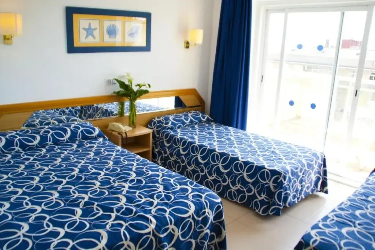 Classic Quadruple room