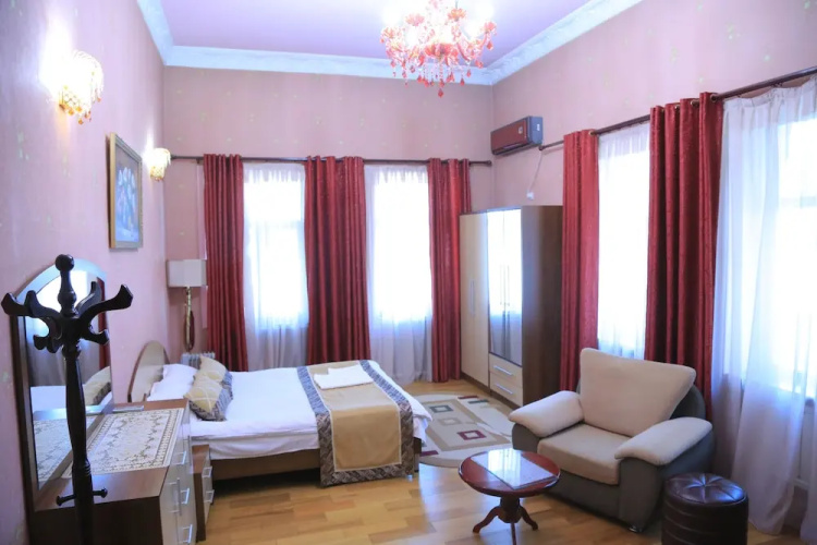 Almos Guest House