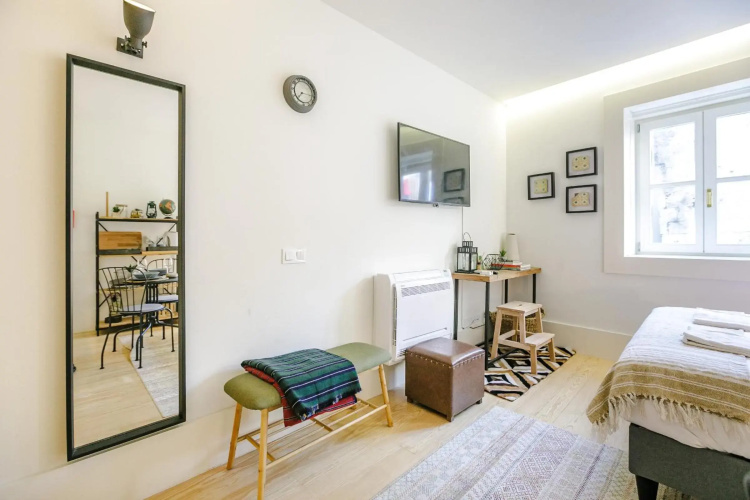 LovelyStay - Taipas Studio with AC