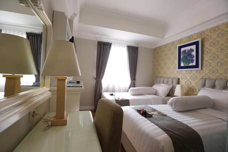 Standard Twin room