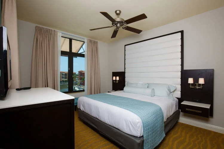 Naples Bay Resort & Marina