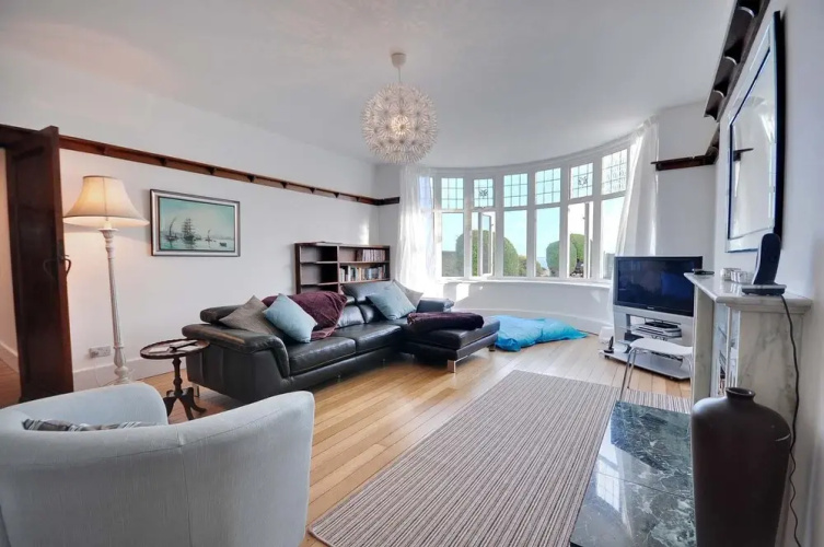 29a Sandbourne in Bournemouth